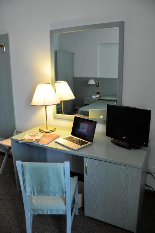 Albergo Della Corona Binasco Exteriör bild
